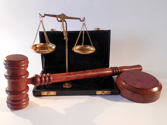 W czym może nam wesprzeć radca prawny? W jakich rozprawach i w jakich kompetencjach prawa wspomoże nam radca prawny?